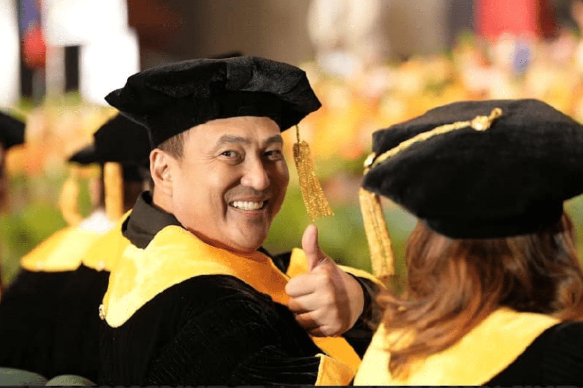 LOOK: Mark Lapid completes doctorate in Business Administration. Image: Facebook/Ang Supremo Senador Lito Lapid