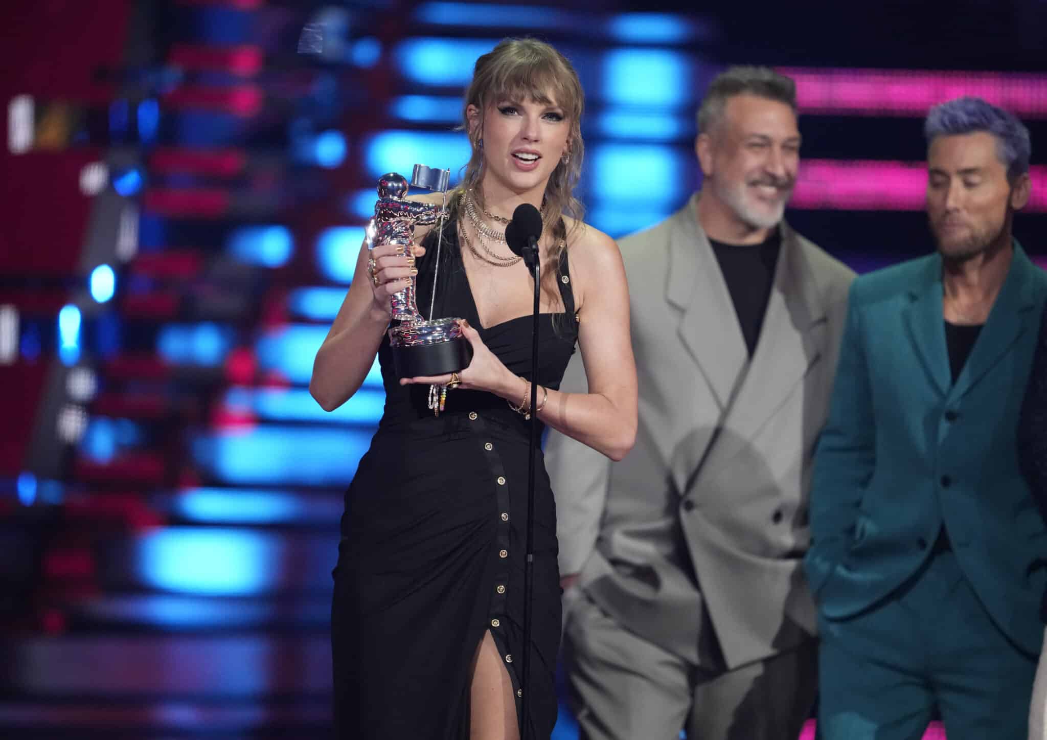 Will Taylor Swift make history at MTV Video Music Awards?