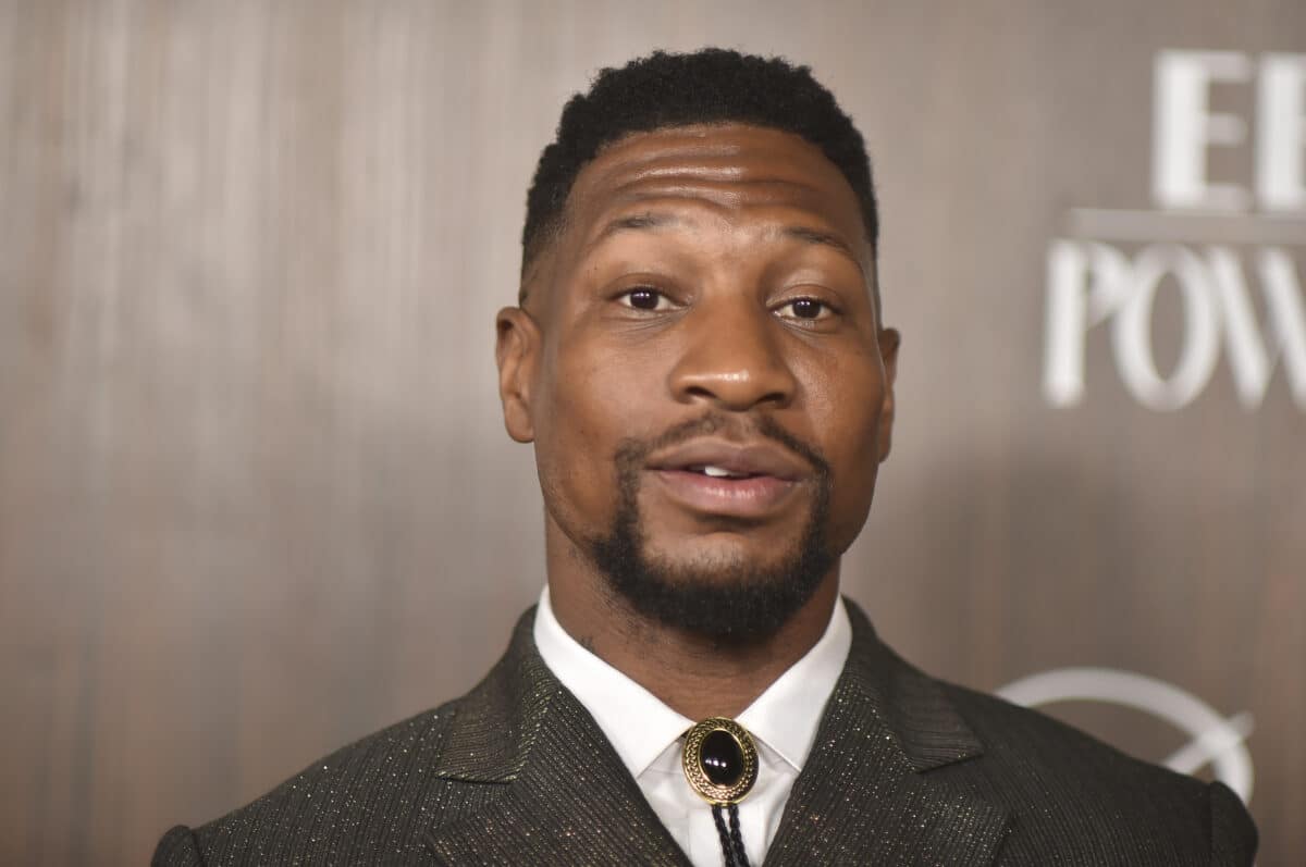 Jonathan Majors’ ex-GF drops assault, defamation lawsuit vs him