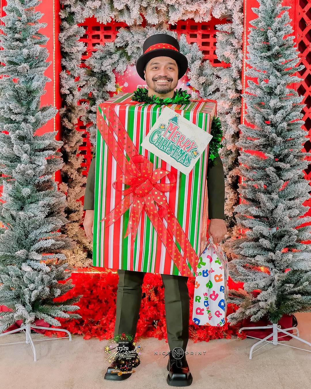 Nyoy Volante during Star Magic's Christmas event. Image: Courtesy of Nice Print Photography.