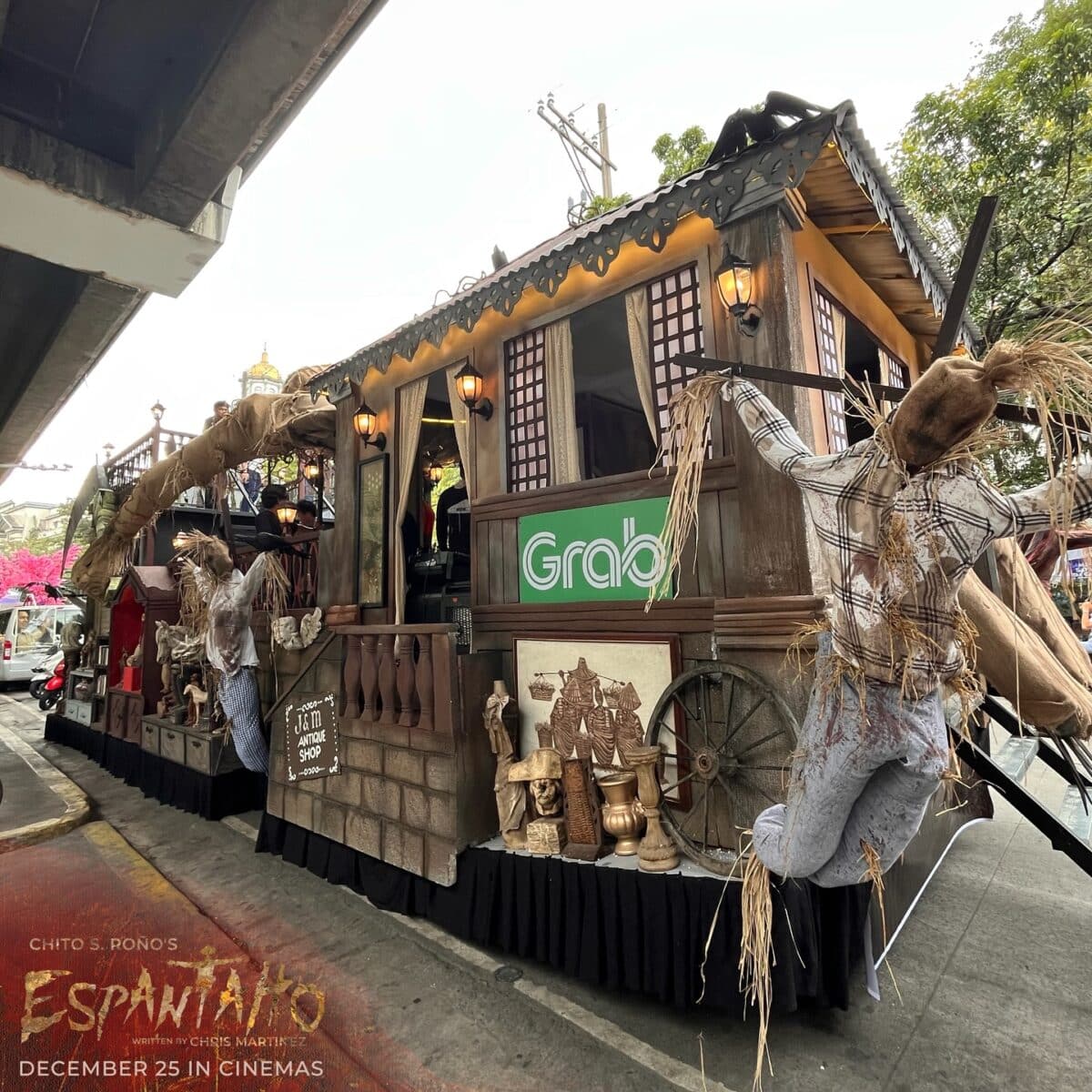 The float of "Espantaho" starring Judy Ann Santos and Lorna Tolentino Image: Facebook/Quantum Films