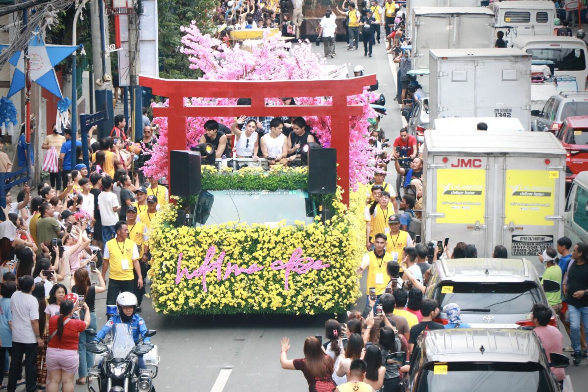 The float of "Hold Me Close" starring Julia Barretto and Carlo Aquino. Image: Facebook/VIVA Films