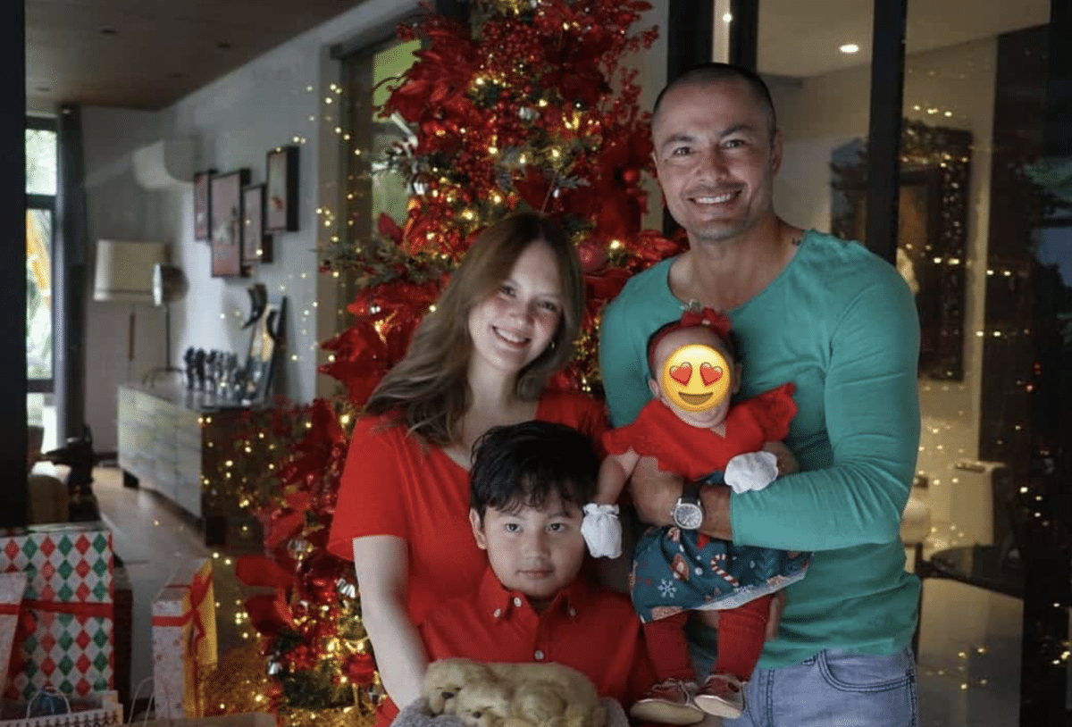 Ellen Adarna loses cool at basher who criticized her family's Christmas photo