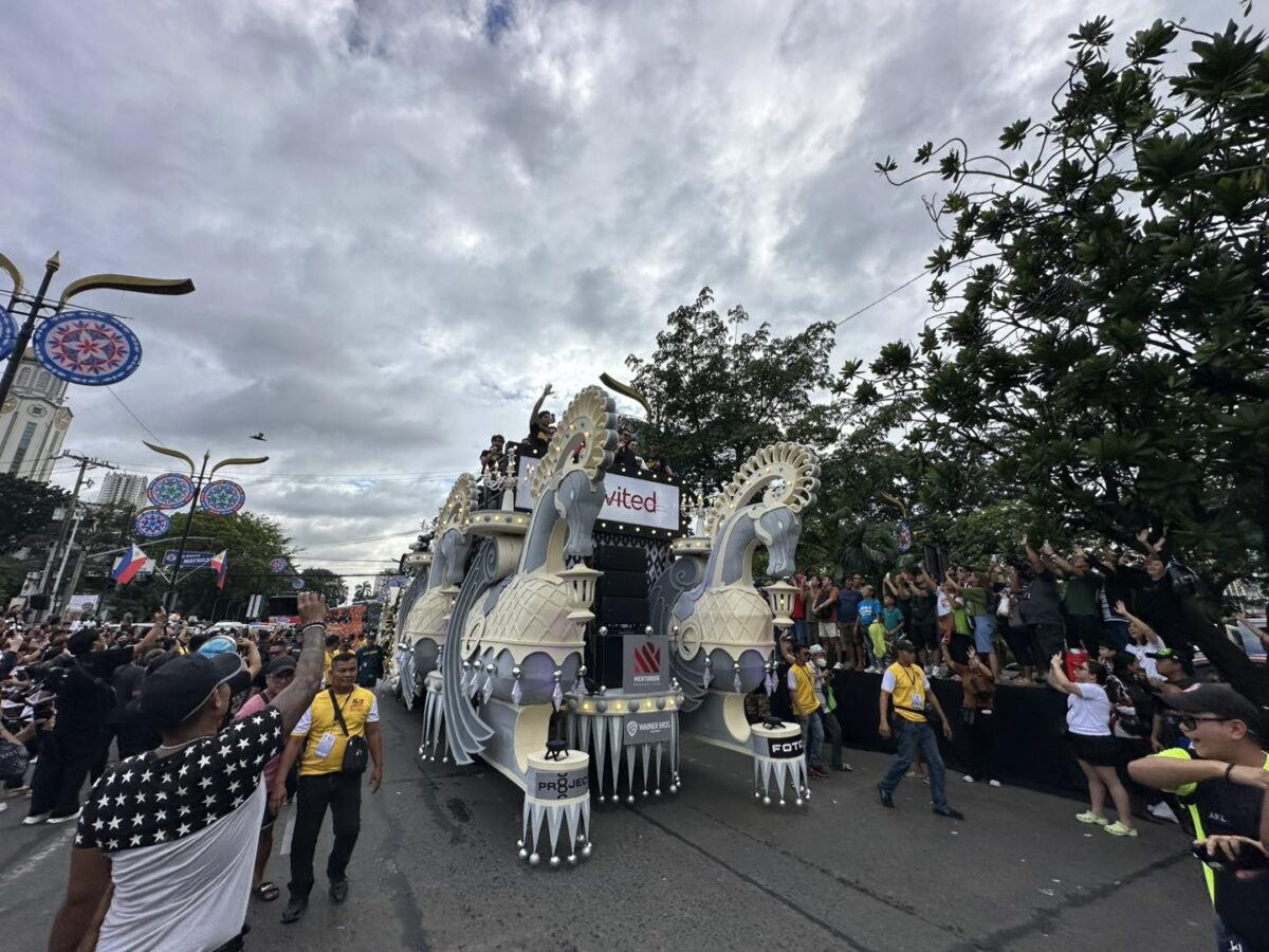 The float of "Uninvited" starring Vilma Santos, Aga Muhlach, and Nadine Lustre. Image: Facebook/MMFF