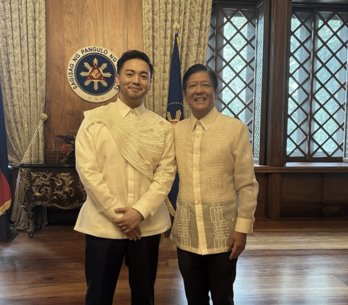 Sofronio Vasquez sings Bongbong Marcos' favorites during courtesy call