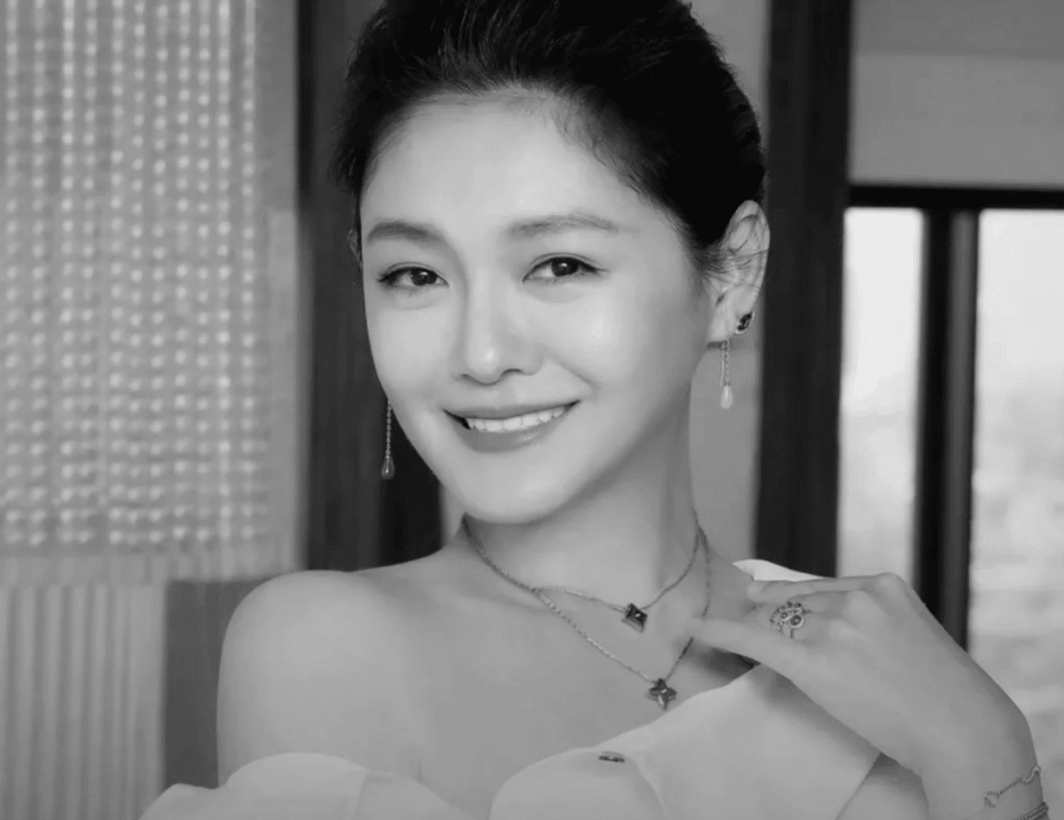 Barbie Hsu's ashes have returned to Taiwan from Japan