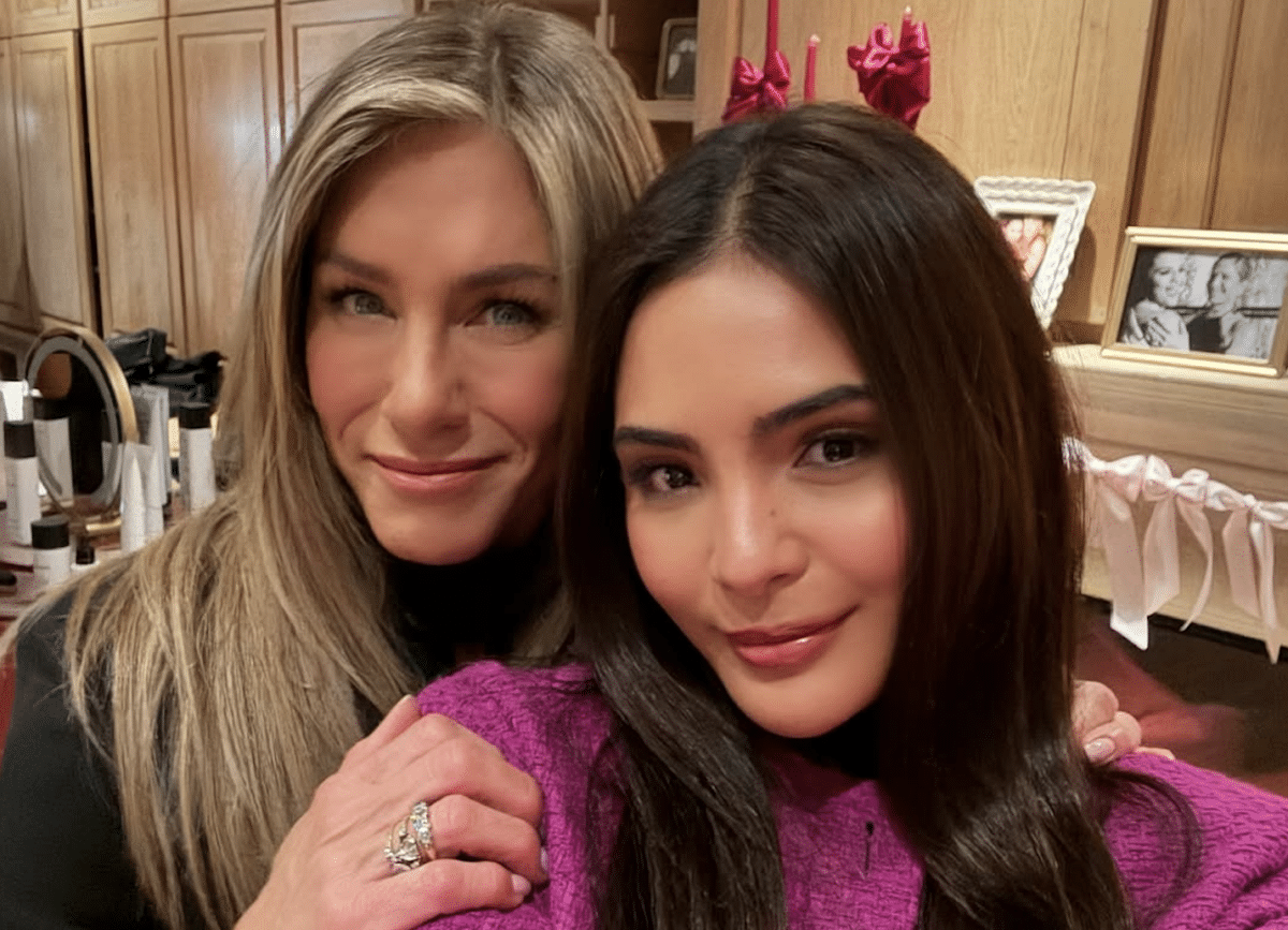 LOOK: Lovi Poe snaps photo with Jennifer Aniston