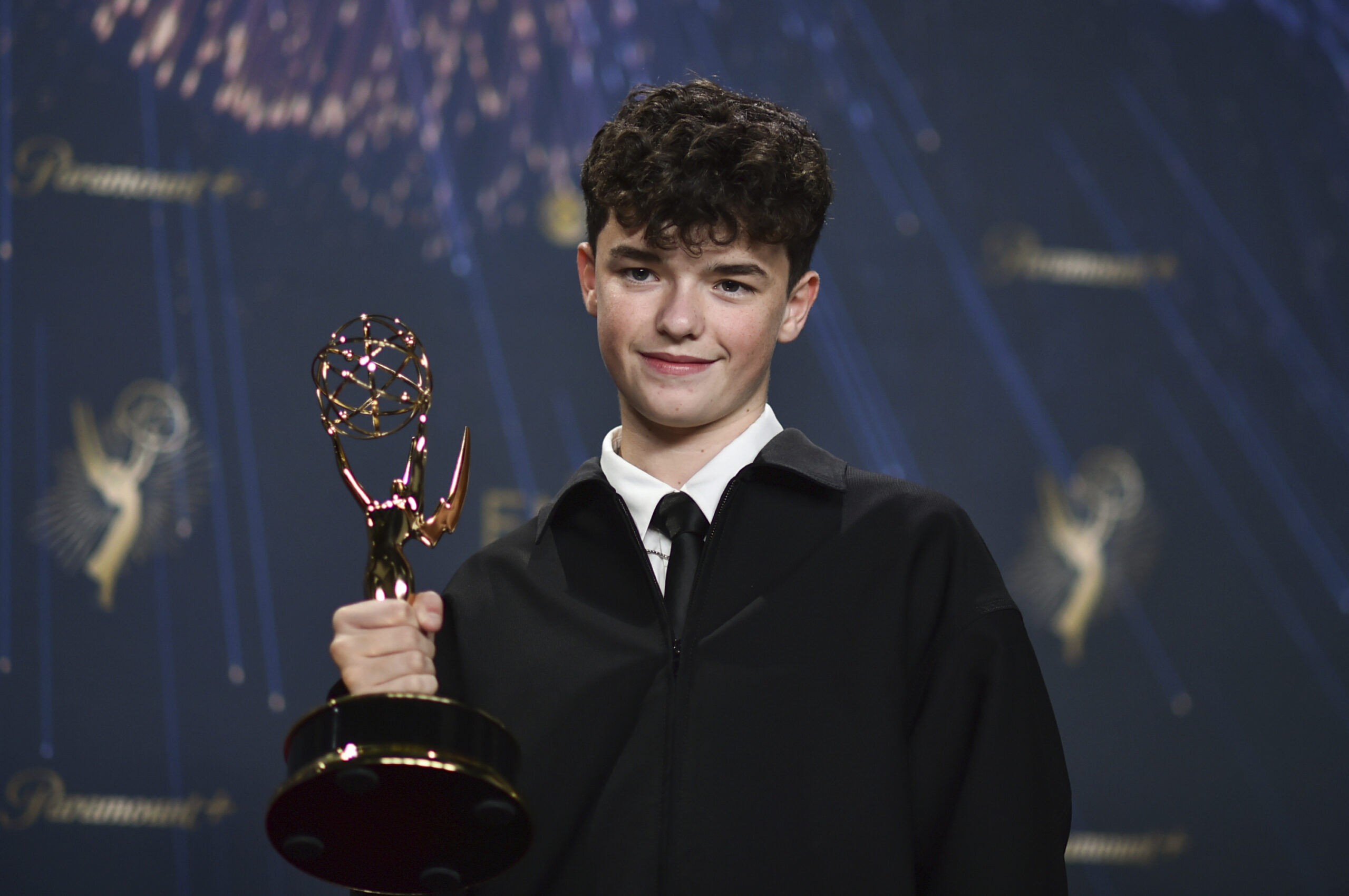 Owen Cooper is youngest to win Best Supporting Actor at Emmys(01)