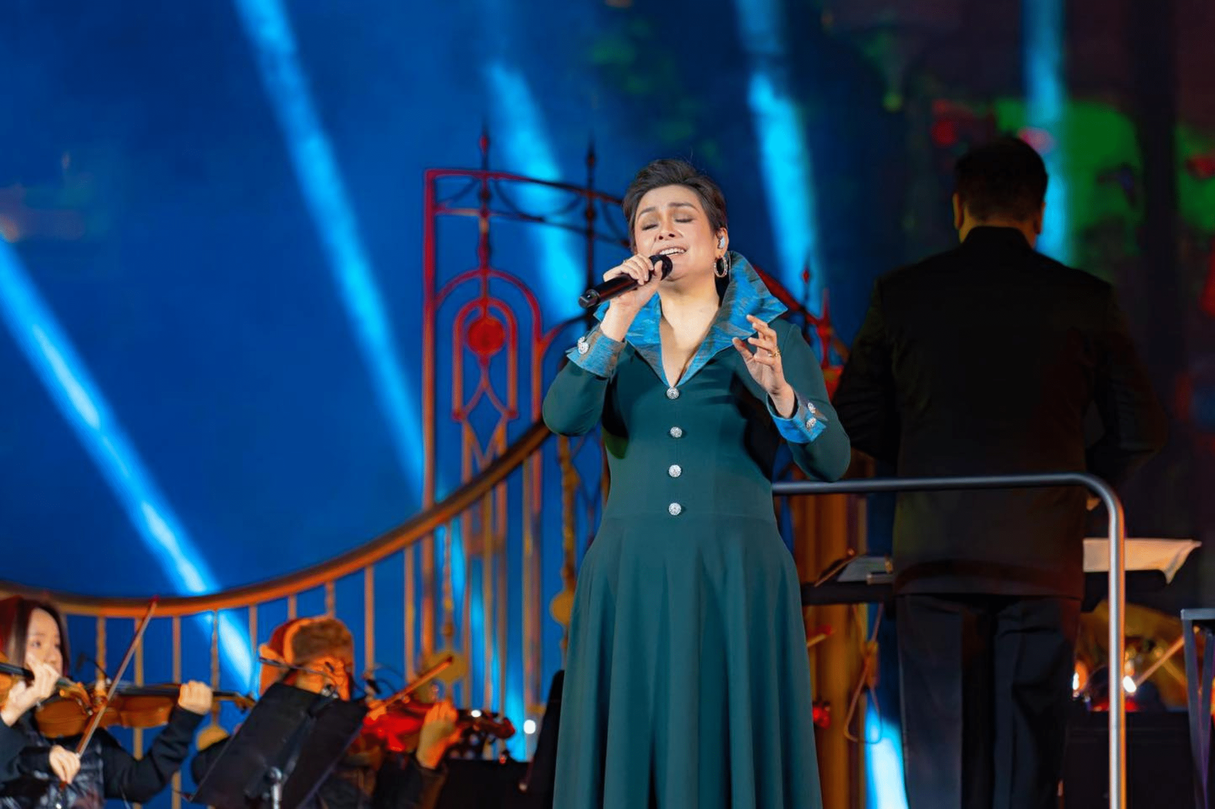 Lea Salonga sings fairytale classics at Hong Kong theme park’s anniversary show
