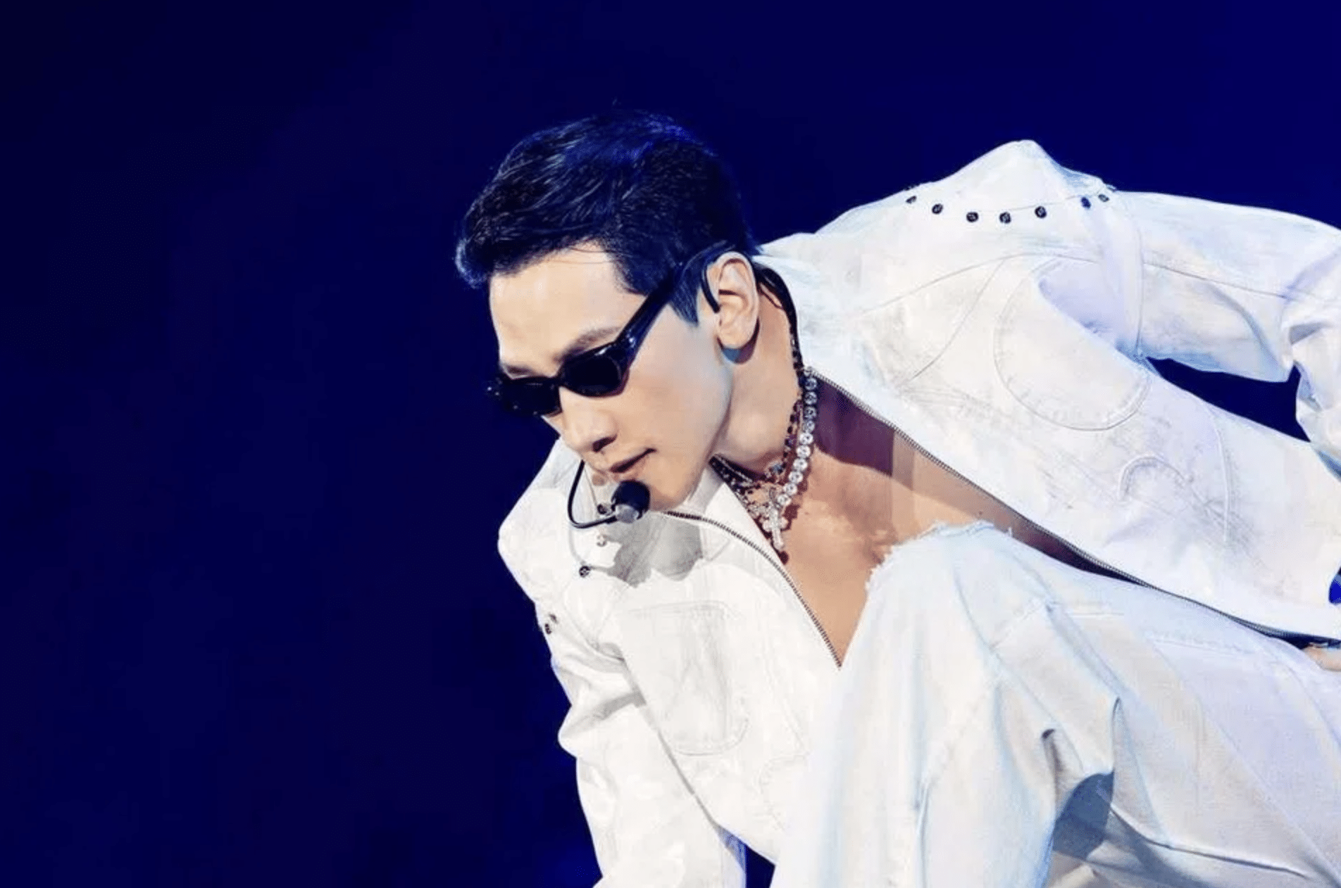 Rain apologizes to fan with hearing loss after calling her out at his concert