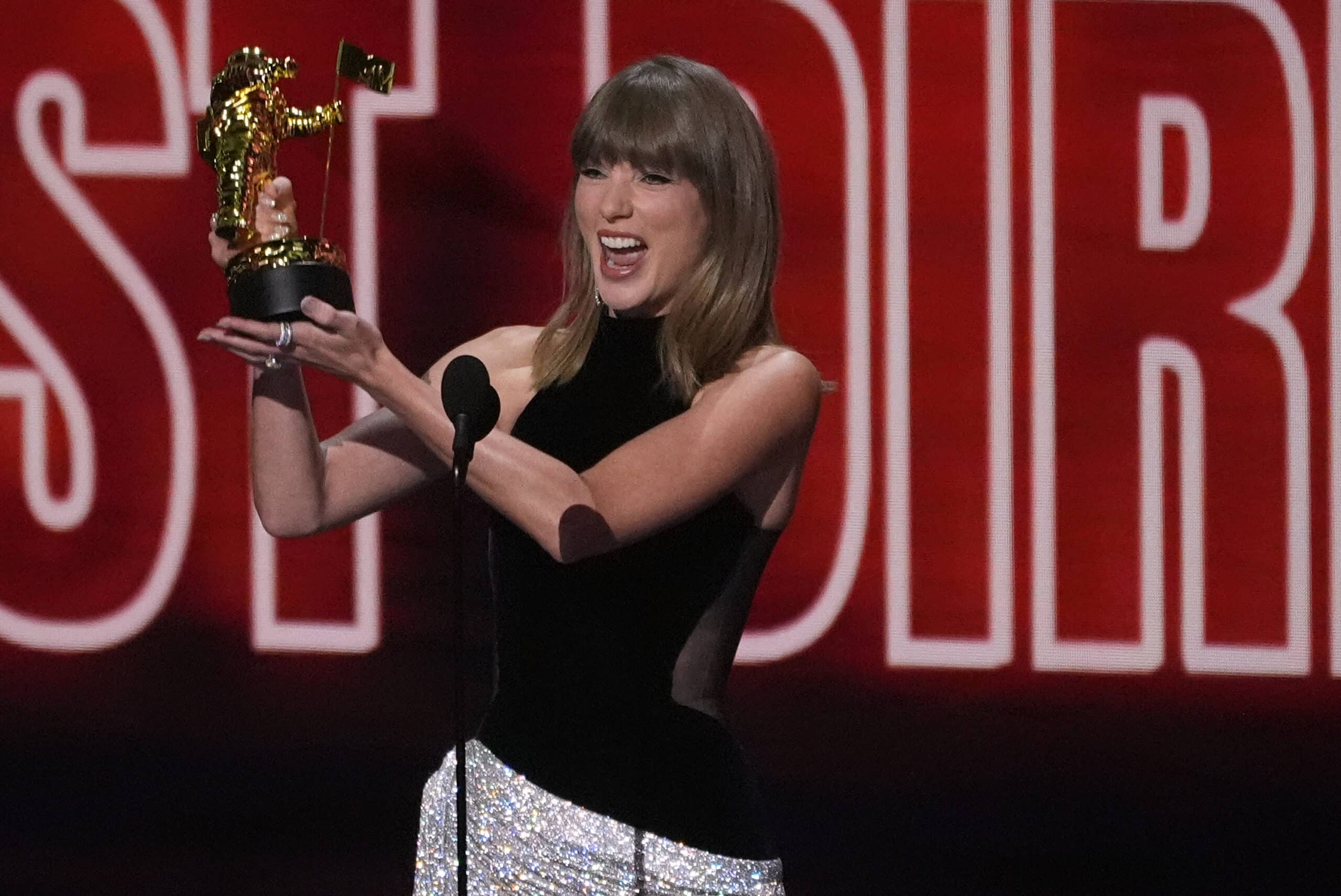 Taylor Swift becomes most-awarded artist in MTV VMAs history